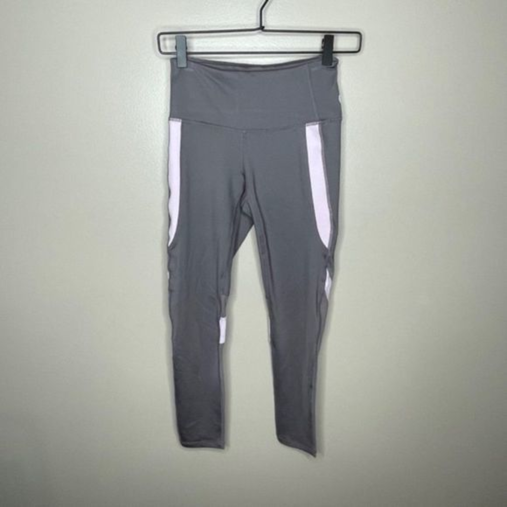 Zella Gray Pink‎ Crop Leggings